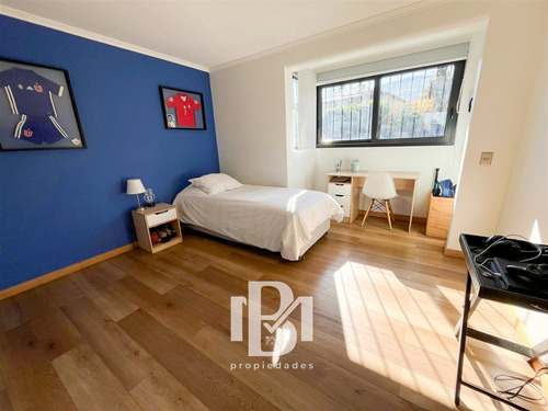 Casa En Venta De 3 Dorm. En Lo Barnechea
