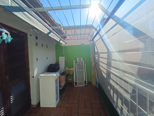 Casa 3 Ambientes Venta Flores Con Cochera