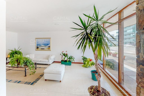 Apartamento En Venta De Un Dormitorio En Punta Del Este