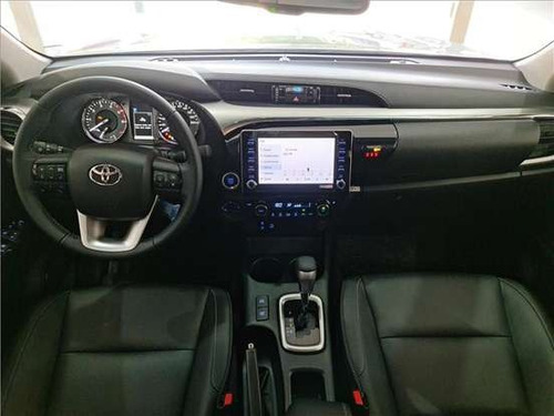 Toyota Hilux 2.8 D-4D TURBO DIESEL CD SRX 4X4 AUTOMÁTICO