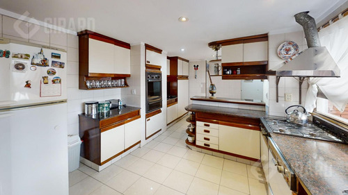 Piso En Venta Con Vista Panoramica, Ubicado En La Exclusiva Diagonal Pueyrredon.