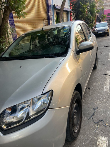 Renault Logan 1.0 16v Expression Hi-flex 4p