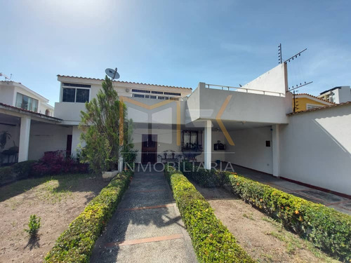 Se Vende Quinta En Urb San Jacinto Maracay