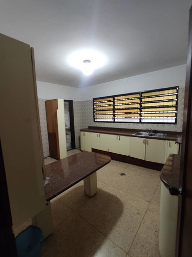 Imagen 3 de 14 de Casa De Esquina En Venta Trigal Sur Penélope Yañez