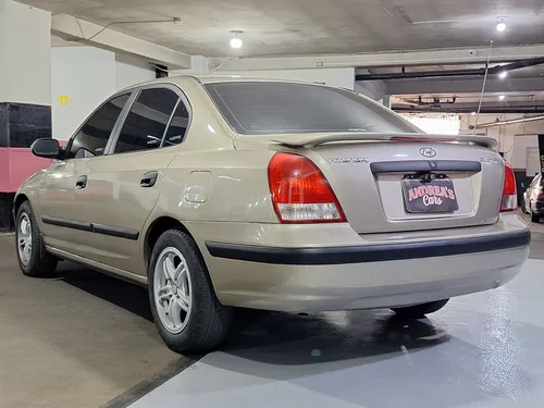 Hyundai Elantra 2002