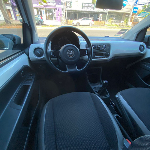 Volkswagen Up! 1.0 High Up! 75cv 3 p