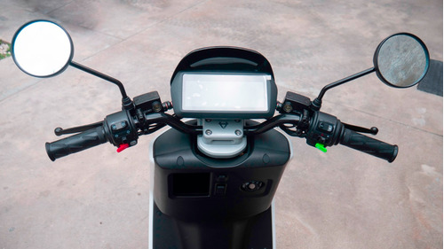 Imagen 11 de 16 de Moto Electrica Scooter Nuuv Ngt Bosch Litio Panasonic