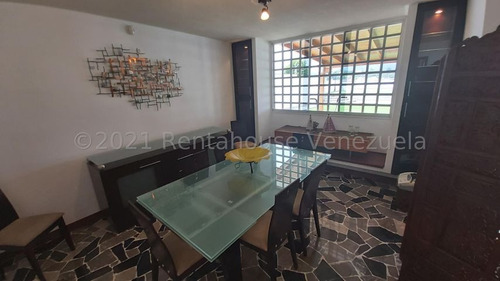 Imagen 8 de 14 de Casa En Venta En Cumbres De Curumo 22-3768 Carolina Fermoso 0424-2083128