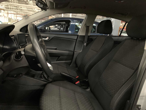 Imagen 8 de 14 de Kia Rio 1.6 Lx Sedan Mt 2018
