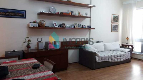 Imagem 11 de 15 de Apartamento Em Copacabana Em Rua Transversal E Arborizada E Silenciosa! - Ap3436