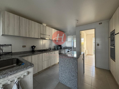 Casa En Venta De 3 Dorm. En Temuco