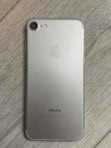 Iphone 7 128 Gb Plata En Excelente Estado. Todo Original. Plateado (Usado)