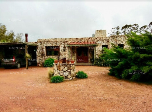Casa En Barrio Privado El Quijote Punta Del Este- Ref: 25382