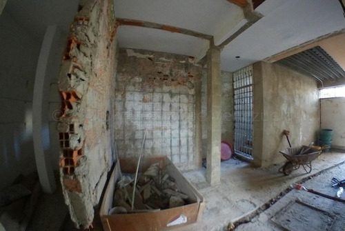 Imagen 29 de 30 de Casas En Venta En Colinas De Santa Rosa Barquisimeto Código Flex: 22-6835 & 0424 556 57 59 Rentahouse Centro Occidente Monica C.