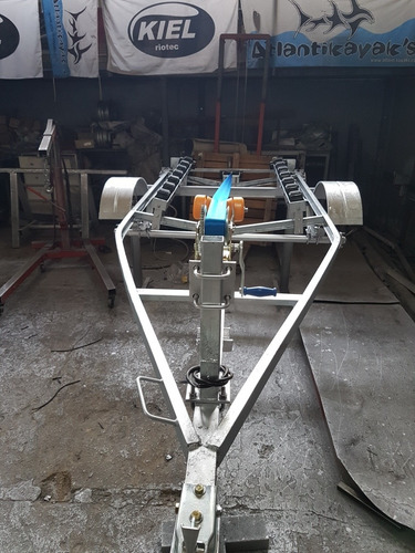 Trailer Para Moto De Agua Con Rolos Patentable