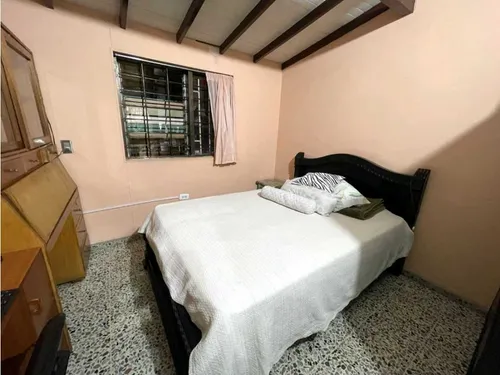 Vendo Casa Unifamiliar Con El Aire Libre En El Barrio Cabañas, Bello.