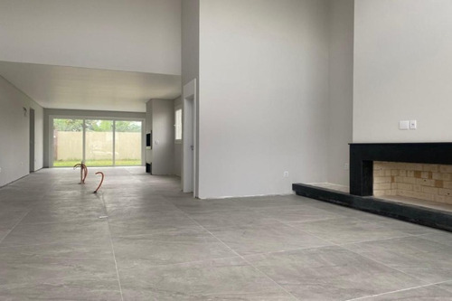 Imagem 10 de 20 de Casa À Venda Em Xangri-lá - Ca01401 - 69740279