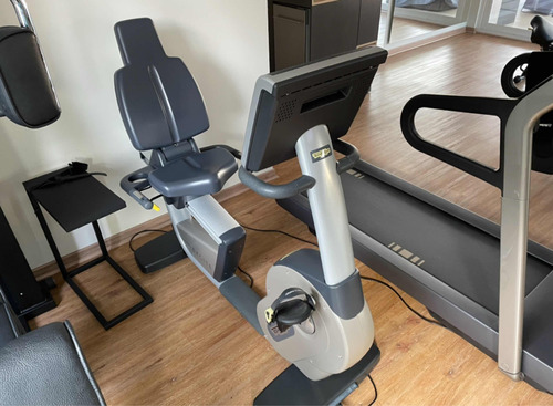 Technogym Recline 700 Bicicleta Con Respaldo No Peloton Fit