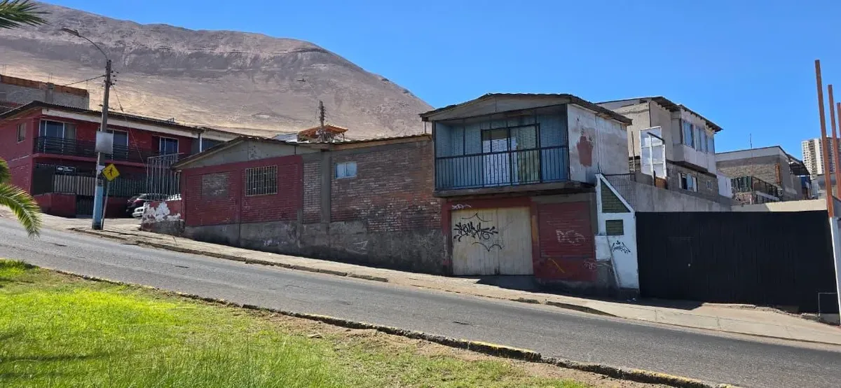 Imagen 2 de 16 de Casa Esquina En Tadeo Haenke En Iquique