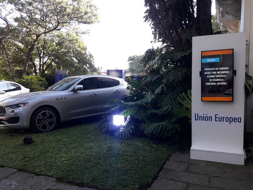 Imagen 4 de 10 de Alquiler De Pantalla Led / Tv Led / Videowall