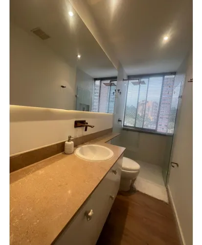 Apartamento Amoblado En Arriendo En El Poblado Parte Alta