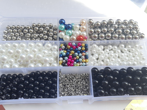 Set Perlas Completas Sin Agujeros Caja Con Tachas Color O Bl