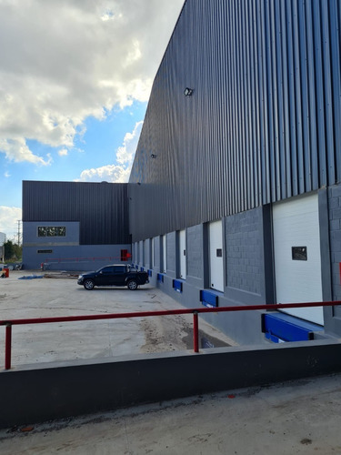 Imagen 2 de 14 de Deposito A Estrenar 4.700 M2