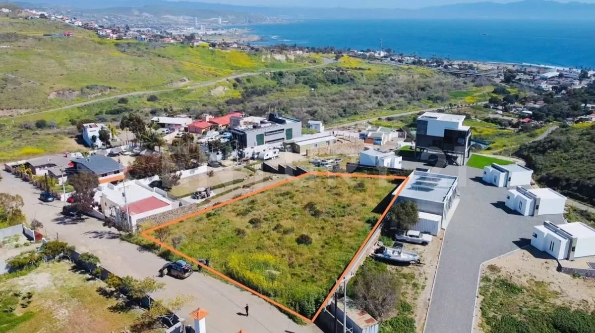 Terreno En Venta En Fraccionamiento San Miguel, Ensenada, Baja California