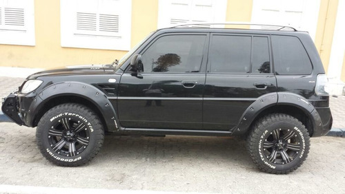 Imagem 2 de 3 de Conjunto De Alargadores De Paralamas Pajero Tr4 2010/2015