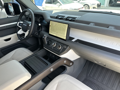 Land Rover Defender 130 First Edition 2023 Blanco