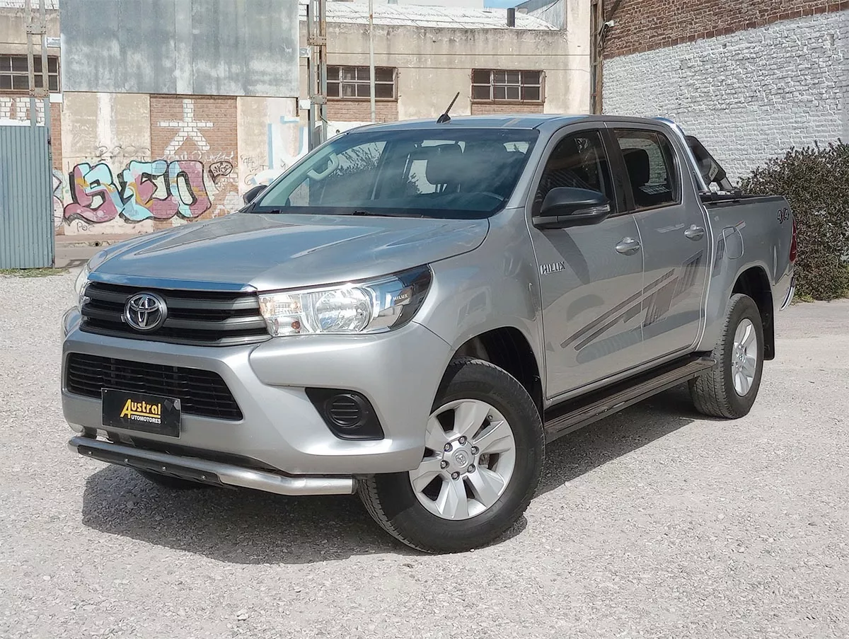 Toyota Hilux 2.8 Cd Sr 177cv 4x4