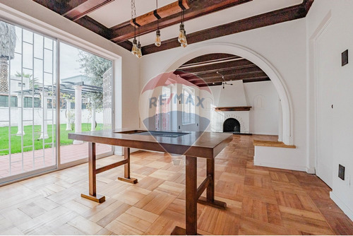 Casa Con Uso Habitacional Y Comercial En Ñuñoa