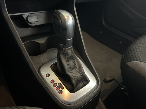 Volkswagen Voyage 1.6 16V MSI TOTALFLEX 4P AUTOMÁTICO