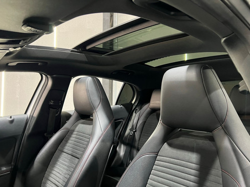 Mercedes-Benz Classe GLA 2.0 Sport Turbo 5p