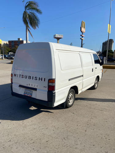 Mitsubishi Panel L300