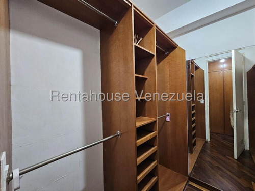 Estupendo Y Amplio Apartamento En Alquiler Con Inmejorable Ubicación La Tahona