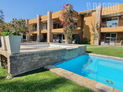 Espectacular Casa Todos Los Dormitorios En Suite, Jacuzzi