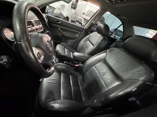 Volkswagen Bora 1.8 Highline T 180cv Cuero
