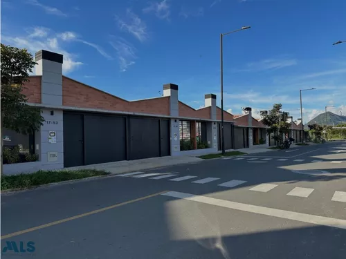Estrena Casa En Un Nivel En La Ceja(mls#247123)