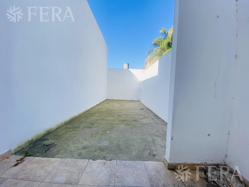 Imagen 5 de 6 de Venta De Departamento Monoambiente Divisible Con Patio En Sarandí (27408)