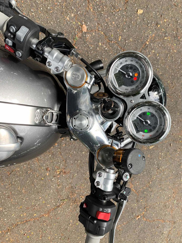 Triumph Thruxton R 1200