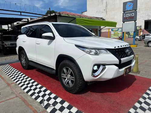 Toyota Fortuner Sw4 2.4 At