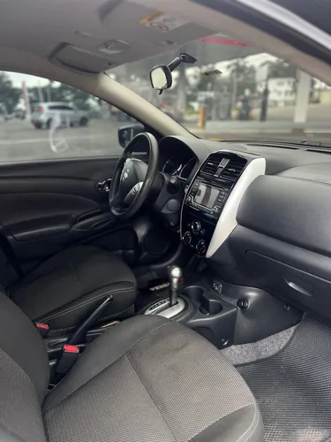 Nissan Versa 1.6 Advance