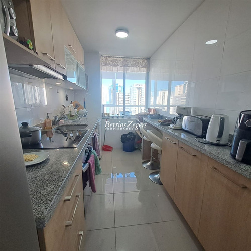 Departamento En Venta De 2 Dorm. 2 Baños, 2 Estac. En Concón