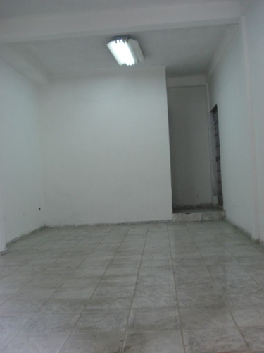 Imagen 3 de 6 de 04127176831 Local En Quinta, Sólo Para Depósito De Mercancía Seca, Ventas Y O Servicios Vía Online.