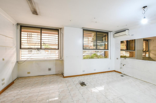 Imagen 5 de 11 de Oficina/departamento En Venta Centro Ingreso Independiente