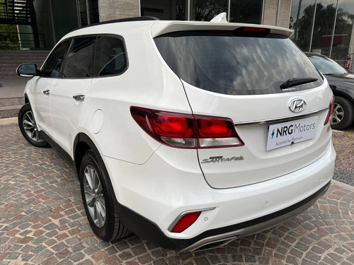Imagen 7 de 14 de Hyundai Grand Santa Fe 3.3 V6 7p Gls At6 2019