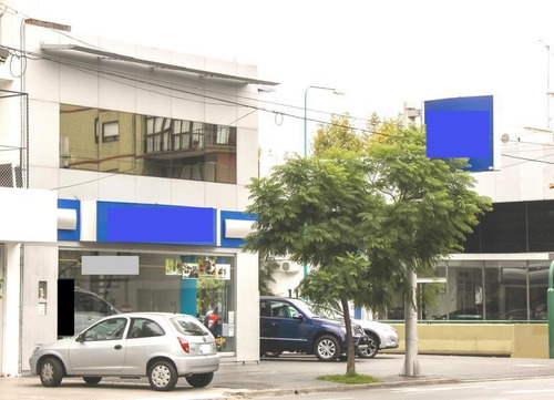 Imagen 2 de 2 de Local En Esquina Sobre Av. Libertador