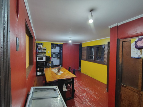 Oportunidad De Inversión! Casa Ubicada En Pasaje 4d 1b.