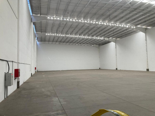 Arriendo Bodega De 1.805 M2 En Parque Industrial Lo Boza.